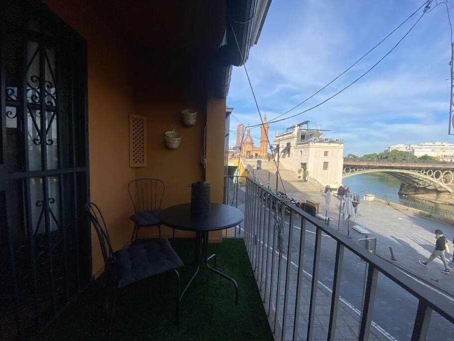 Apartamento Con Vistas Al Rio Σεβίλλη Εξωτερικό φωτογραφία